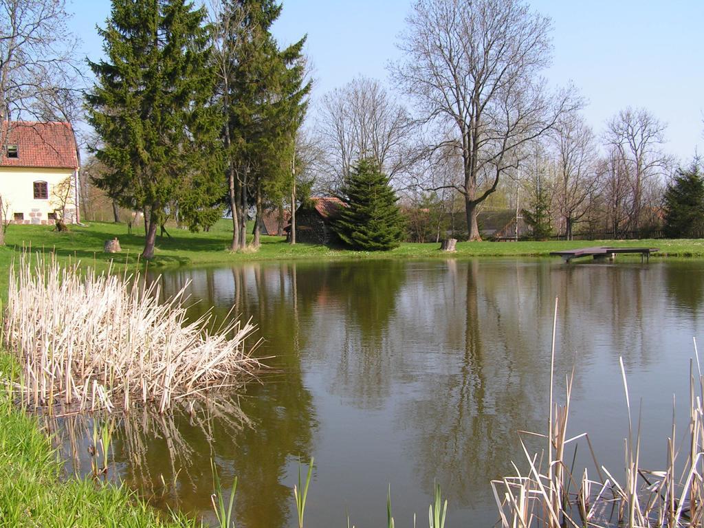 Dworek Szarki Exterior photo