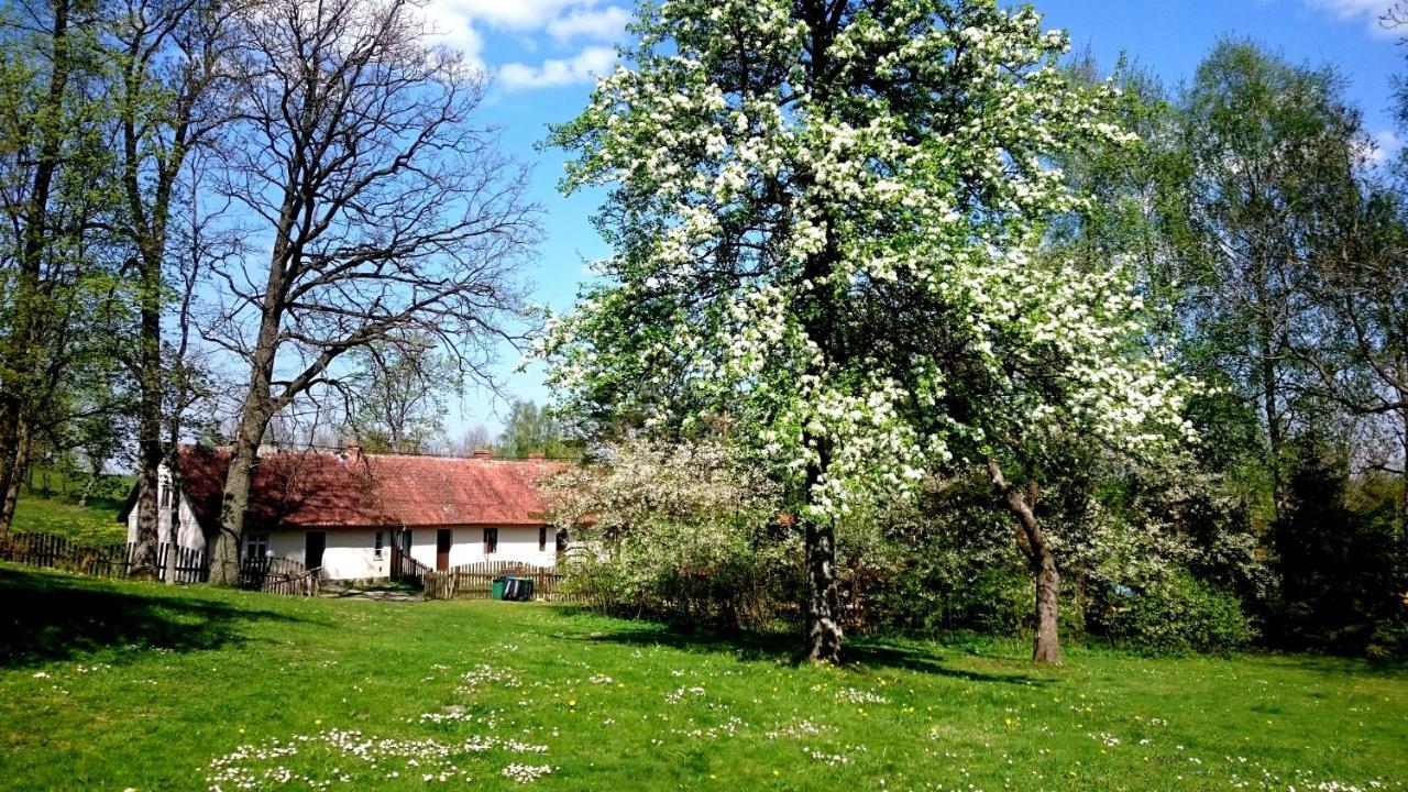 Dworek Szarki Exterior photo